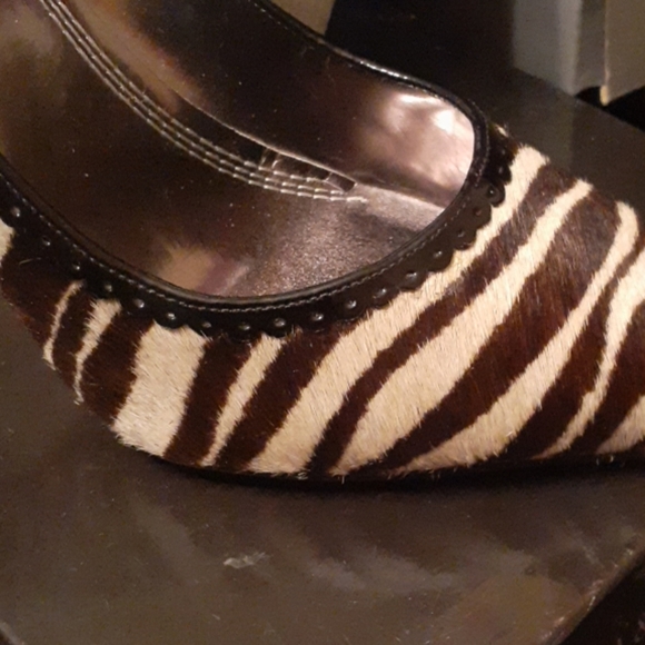 Shoes - Picture 3 of 6